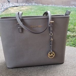NWT Michael kors jet set tz tote